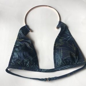 Victoria’s Secret  necklace bikini top color navy blue size M .